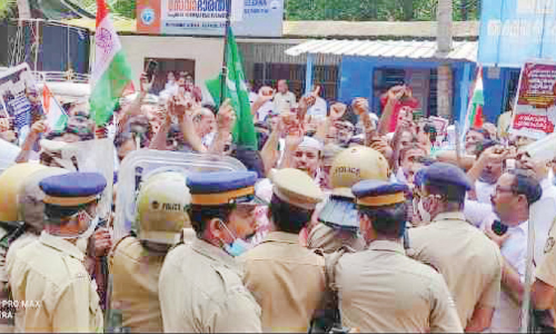 ഓംബുഡ്സ്മാൻ വിധി നടപ്പാക്കിയില്ലെന്ന്; പഞ്ചായത്തിലേക്ക് യു.ഡി.എഫ് മാർച്ച്