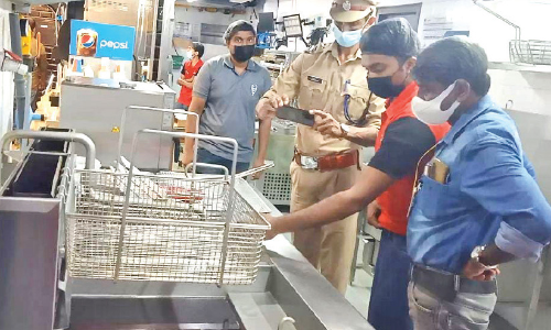 ഹോ​ട്ട​ലു​ക​ളി​ലും ബേ​ക്ക​റി​ക​ളി​ലും പ​രി​ശോ​ധ​ന