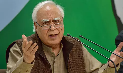 കപിൽ സിബൽ കോൺഗ്രസ് വിട്ടു; സമാജ്‌വാദി പാർട്ടി പിന്തുണയോടെ രാജ്യസഭയിലേക്ക് പത്രിക നൽകി