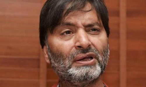 ഞാൻ ഗാന്ധിയൻ തത്വങ്ങൾ പിന്തുടരുന്ന ആൾ; ശിക്ഷ വിധിക്കാനിരിക്കെ കശ്മീർ വിഘടനവാദി നേതാവ് കോടതിയിൽ