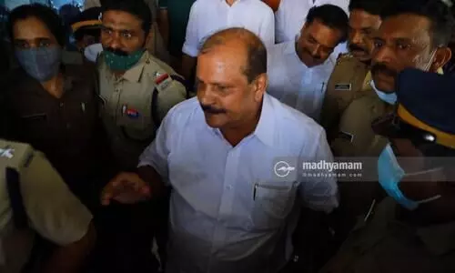 പി.സി. ജോർജിന് എസ്കോർട്ട് പോയ വാഹനമിടിച്ച് വഴിയാത്രക്കാരന് പരിക്ക്