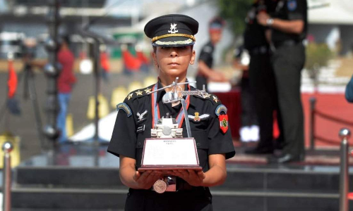 കരസേനയിലെ ആദ്യ വനിത യുദ്ധവിമാന പൈലറ്റായി ക്യാപ്റ്റൻ അഭിലാഷ