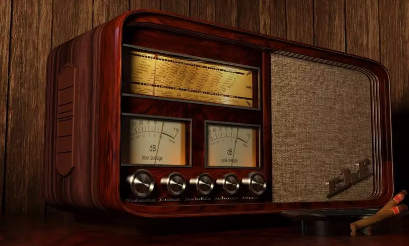 ഇ​​ണ​​പ്രാ​​വു​​ക​​ൾ മു​​ത​​ൽ കു​​പ്പി​​വ​​ള വ​​രെ