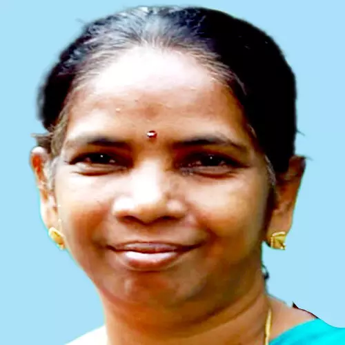 വീ​ട്ട​മ്മ കു​ള​ത്തി​ൽ വീ​ണ്​ മ​രി​ച്ച നി​ല​യി​ൽ