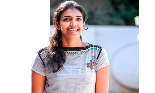 വോളിബാളിൽ മിന്നുംതാരമായി നീലിമ