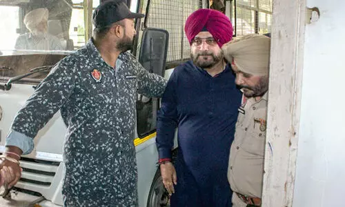 പട്യാല ജയിലിൽ 90 രൂപ ദിവസ കൂലിയിൽ ക്ലർക്കായി സിദ്ദു