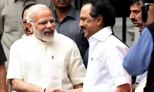 ഹിന്ദി പോലെ തമിഴിനെയും ഔദ്യോഗിക ഭാഷയാക്കണം: പ്രധാനമന്ത്രിയെ വേദിയിലിരുത്തി സ്റ്റാലിന്റെ ആവശ്യം