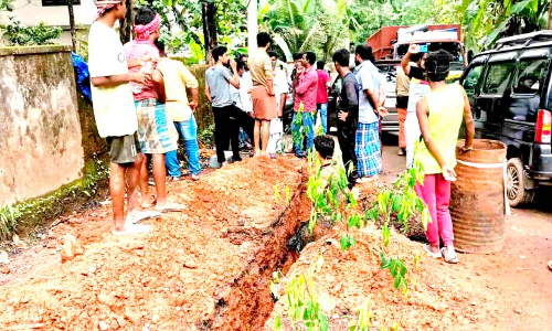 ചൊവ്വാഴ്ച റോഡ് ടാറിങ്, വ്യാഴാഴ്ച വെട്ടിപ്പൊളി; ആഹാ അന്തസ്സ്!