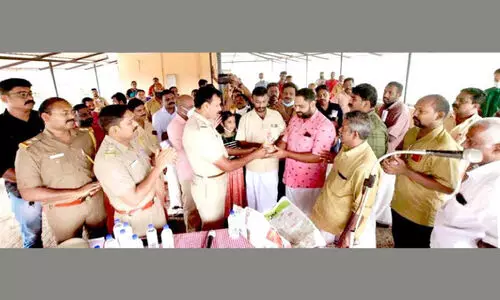 യുവാവി‍ന്‍റെ ജീവൻ രക്ഷിച്ച ഓട്ടോ ഡ്രൈവർമാർക്ക്​ ആദരം