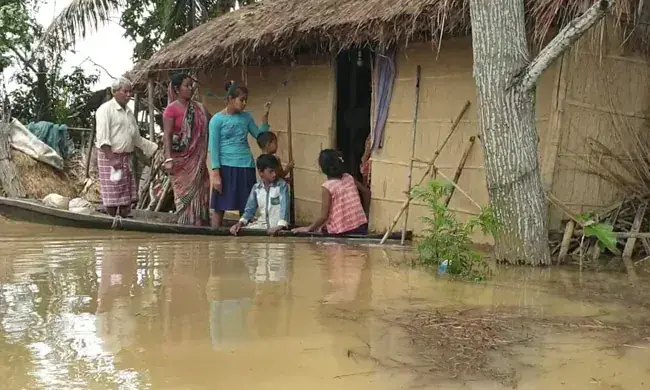 വെള്ളപ്പൊക്കം: അസമിൽ മരണസംഖ്യ 30 ആയി ഉയർന്നു