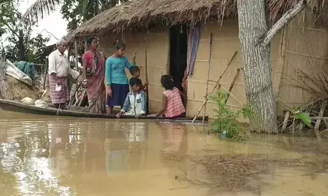 വെള്ളപ്പൊക്കം: അസമിൽ മരണസംഖ്യ 30 ആയി ഉയർന്നു