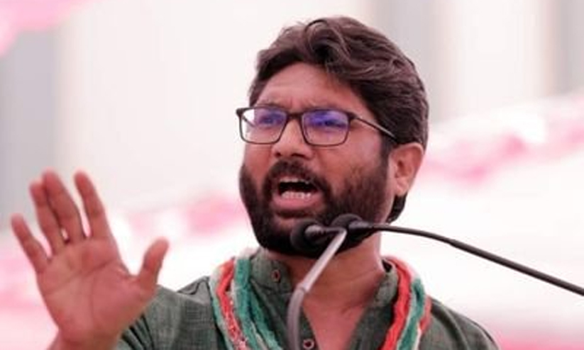 പിണറായിയും മോദിയും തമ്മിൽ രഹസ്യ പാക്കേജുണ്ടെന്ന് ജിഗ്നേഷ് മേവാനി; ഫാഷിസത്തെ നേരിടുന്നതില് പിണറായിക്ക് ഇരട്ടചങ്കല്ല, ഇരട്ടമുഖം പിണറായിയും മോദിയും തമ്മിൽ രഹസ്യ പാക്കേജുണ്ടെന്ന് ജിഗ്നേഷ് മേവാനി; ഫാഷിസത്തെ നേരിടുന്നതില് പിണറായിക്ക് ഇരട്ടചങ്കല്ല, ഇരട്ടമുഖം