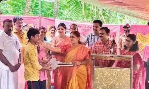 ആര്യയും സൂര്യയും ഇനി വിദ്യാലയ സ്നേഹത്തണലിൽ