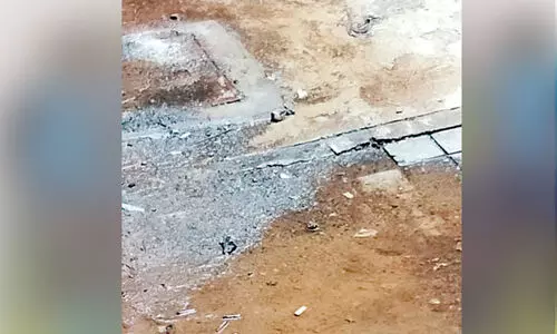 കൊടുവള്ളി കമ്യൂണിറ്റി ഹാൾ കെട്ടിടത്തിലെ മലിനജല ടാങ്ക് പൊട്ടിയൊലിക്കുന്നു