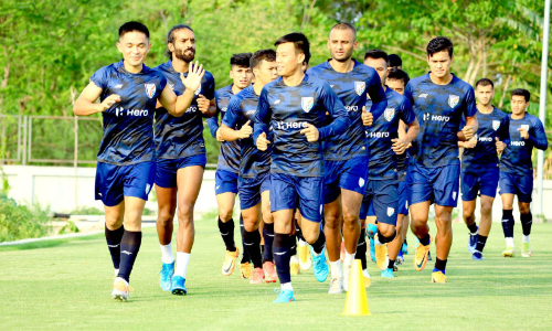 ആളൊഴിഞ്ഞ ഗാലറിയിൽ ഛേത്രിക്കും കൂട്ടർക്കും സൗഹൃദം