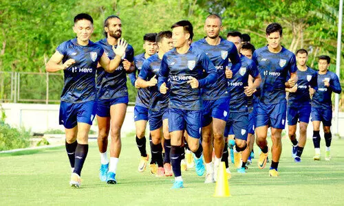 ആളൊഴിഞ്ഞ ഗാലറിയിൽ ഛേത്രിക്കും കൂട്ടർക്കും സൗഹൃദം