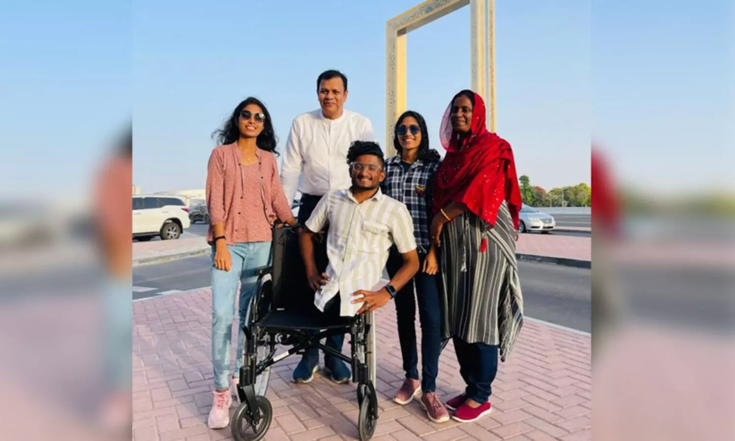 അലിഫ് ദുബൈയിൽ പറന്നെത്തി, സൗഹൃദച്ചിറകിൽത്തന്നെ