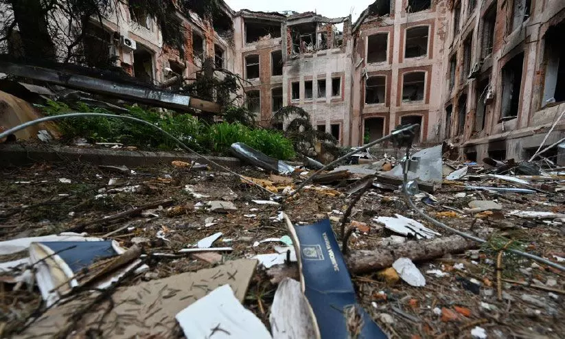 സെവെറോഡോനെറ്റ്സ്ക് പിടിക്കാൻ പോരാട്ടം, യുക്രെയ്ൻ ആയുധശേഖരം നശിപ്പിച്ചതായി റഷ്യ സെവെറോഡോനെറ്റ്സ്ക് പിടിക്കാൻ പോരാട്ടം, യുക്രെയ്ൻ ആയുധശേഖരം നശിപ്പിച്ചതായി റഷ്യ