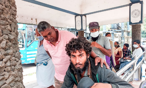 തെരുവിൽ അലഞ്ഞ യുവാവിനെ  തെരുവോരം മുരുകൻ ഏറ്റെടുത്തു