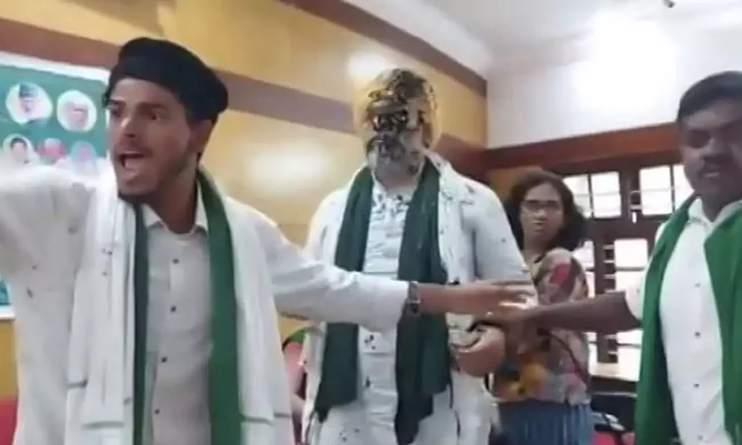 കർഷക നേതാവ് രാകേഷ് ടികായതിന് നേരെ ബംഗളൂരുവിൽ മഷി ആക്രമണം