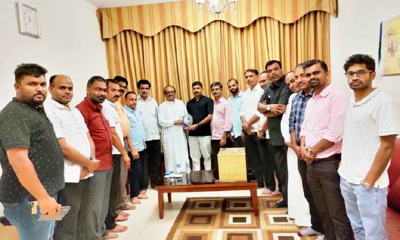 യാത്രയയപ്പ് നൽകി യാത്രയയപ്പ് നൽകി