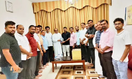 യാത്രയയപ്പ് നൽകി