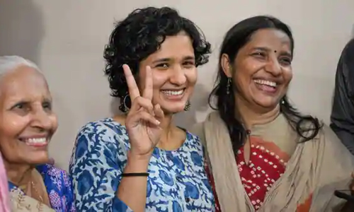 ആദ്യം എന്റെ പേര് മുകളിൽ കണ്ടപ്പോൾ വിശ്വസിക്കാനായില്ല; സിവിൽ സർവിസ് ഒന്നാം റാങ്ക് തിളക്കത്തിൽ ശ്രുതി ശർമ്മ