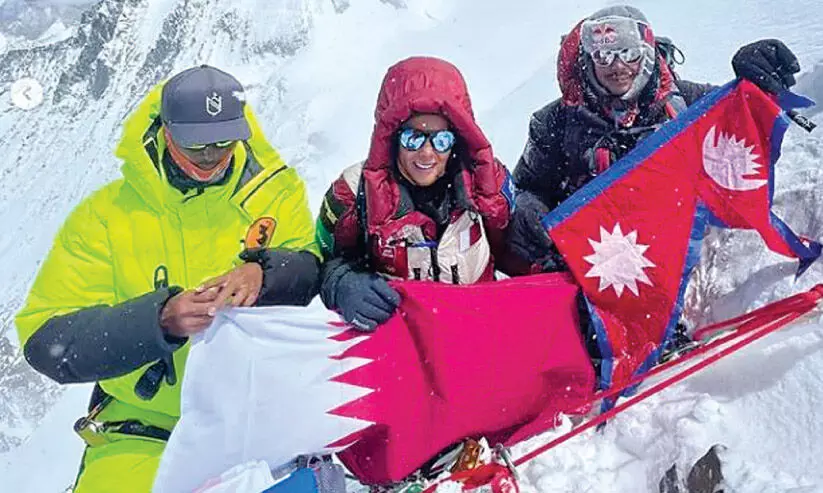 എവറസ്റ്റും ലോത്​സെയും കീഴടക്കി ശൈഖ അസ്മ