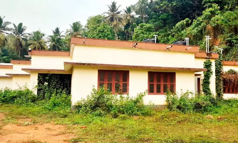 രേഷ്മ ഇവിടെ പഠിക്കുമായിരുന്നു, ബഡ്സ് സ്കൂൾ തുറന്നിരുന്നെങ്കിൽ...