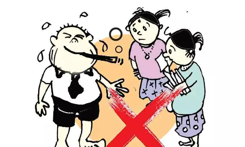 നിയന്ത്രണമില്ലാതെ നിരോധിത പുകയില ഉപയോഗം