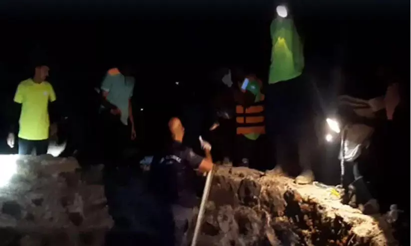 മാതാവ് കിണറ്റിലെറിഞ്ഞ ആറ് കുട്ടികൾ മരിച്ചു മാതാവ് കിണറ്റിലെറിഞ്ഞ ആറ് കുട്ടികൾ മരിച്ചു