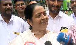 വ്യാജ വിഡിയോ: എൽ.ഡി.എഫ് അറസ്റ്റ് ആഘോഷിക്കുന്നത് വേറൊന്നും കിട്ടാത്തതിനാൽ - ഉമ തോമസ് വ്യാജ വിഡിയോ: എൽ.ഡി.എഫ് അറസ്റ്റ് ആഘോഷിക്കുന്നത് വേറൊന്നും കിട്ടാത്തതിനാൽ - ഉമ തോമസ്