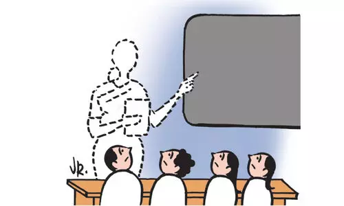 കുട്ടികളെ കാത്ത് അധ്യാപകരില്ലാത്ത ക്ലാസ് മുറികൾ; സർക്കാർ സ്കൂളുകളിൽ മാത്രം 6000ൽ അധികം അധ്യാപക ഒഴിവ്