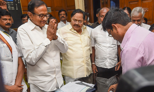 രാജ്യസഭ സീറ്റ് തട്ടിയെടുത്തു; കോൺഗ്രസിൽ അമർഷം