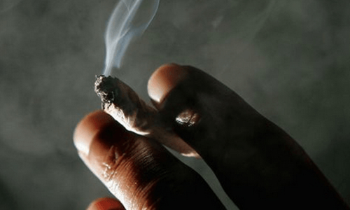 ഇ​ന്ന്​ ലോ​ക പു​ക​വ​ലി വി​രു​ദ്ധ ദി​നം:  മി​ഡി​ൽ ഈ​സ്റ്റി​ൽ ഏ​റ്റ​വും കു​റ​വ്​ പു​ക​വ​ലി നി​ര​ക്ക്​ യു.​എ.​ഇ​യി​ലും യ​മ​നി​ലും