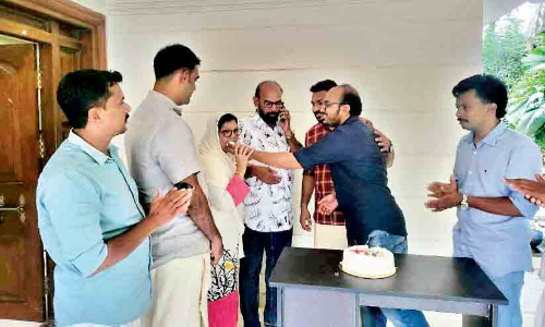 ഊർങ്ങാട്ടിരിക്ക് ഹാഷിൻ ജിത്തുവിലൂടെ സിവിൽ സർവിസ് തിളക്കം