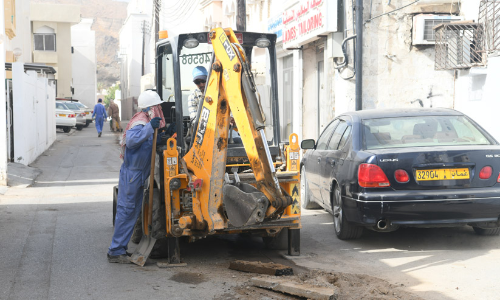 മ​ധ്യാ​ഹ്ന വി​ശ്ര​മ​വേ​ള നാ​ളെ മു​ത​ൽ;  ഇ​നി ക​രു​ത​ലി‍െൻറ ത​ണ​ലി​ൽ തൊ​ഴി​ലാ​ളി​ക​ൾ