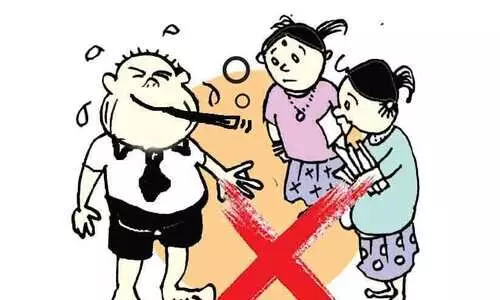 നിയന്ത്രണമില്ലാതെ നിരോധിത പുകയില ഉപയോഗം