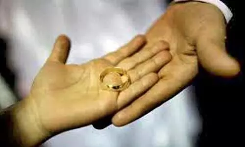 ക​ഴി​ഞ്ഞ വ​ർ​ഷം 17,693 വി​വാ​ഹം; 8041 വി​വാ​ഹ മോ​ച​നം