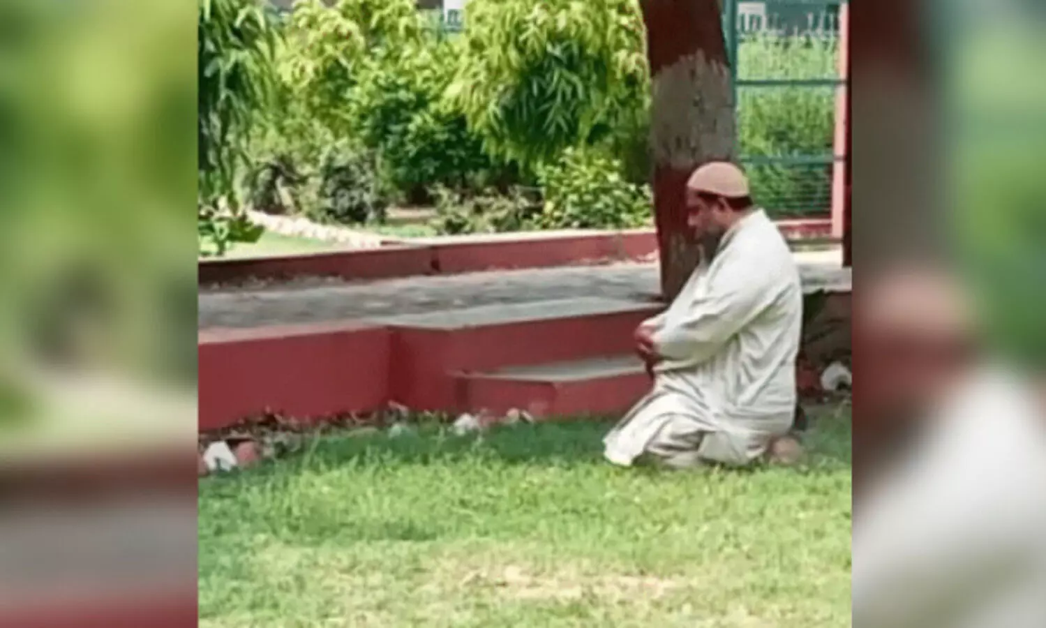 കാമ്പസിൽ നമസ്കരിച്ചു; ഹിന്ദുത്വ സംഘടനകളുടെ എതിർപ്പിനെ തുടർന്ന് അധ്യാപകൻ നിർബന്ധിത അവധിയിൽ