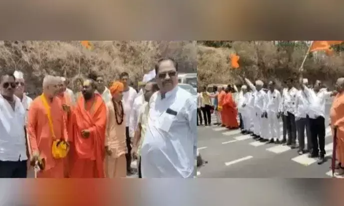 ഹനുമാന്റെ ജൻമസ്ഥല തർക്കം പരിഹരിക്കാൻ ചേർന്ന യോഗത്തിൽ സന്യാസിമാരുടെ കൂട്ടത്തല്ല്