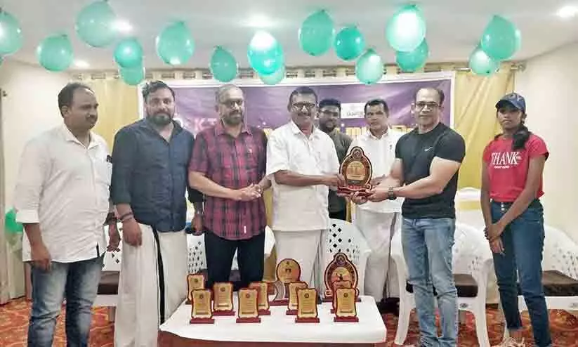 കൊയിലാണ്ടി താലൂക്ക് അസോസിയേഷൻ കുടുംബസംഗമം സംഘടിപ്പിച്ചു കൊയിലാണ്ടി താലൂക്ക് അസോസിയേഷൻ കുടുംബസംഗമം സംഘടിപ്പിച്ചു