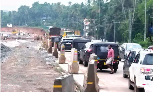 ദേശീയപാത നിർമാണം; അഴിയാക്കുരുക്കായി യാത്രാദുരിതം