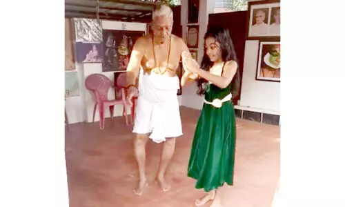 കലാമണ്ഡലം ഗോപിയുടെ പേരമകളും കഥകളി അരങ്ങിലേക്ക്