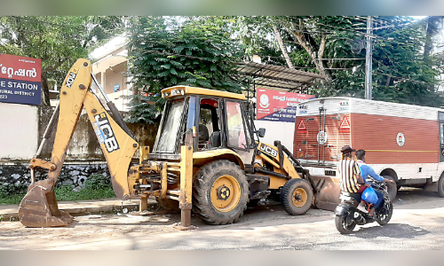 അനധികൃത പാർക്കിങ്ങും റോഡ് കൈയേറ്റവും; ഗതാഗതക്കുരുക്കിലമർന്ന് കാട്ടാക്കട