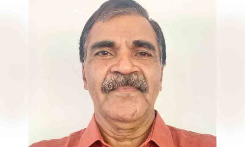 സാം​സ്കാ​രി​ക രംഗത്തു നിറഞ്ഞുനിന്ന നാലു പതിറ്റാണ്ട്; ശ്രീ​നി​വാ​സ​ൻ നാ​ട്ടി​ലേ​ക്ക്​