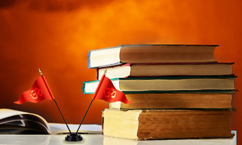 കർണാടകയിലെ പാഠപുസ്തകങ്ങളിലെ കാവിവൽക്കരണത്തിനെതിരെയുള്ള പ്രതിഷേധം ശക്തമാകുന്നു