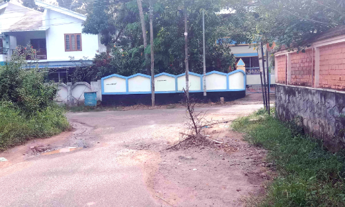 വൃന്ദാവനംമുക്ക് - പടിഞ്ഞാറ്റിൻകര റോഡ് തകർന്നു