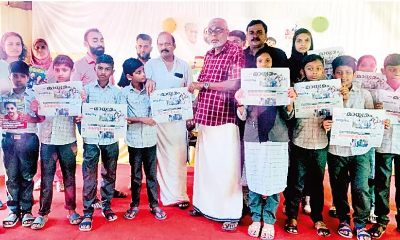 പ്രവേശനോത്സവത്തിൽ അക്ഷര വെളിച്ചവുമായി മാധ്യമം വെളിച്ചം