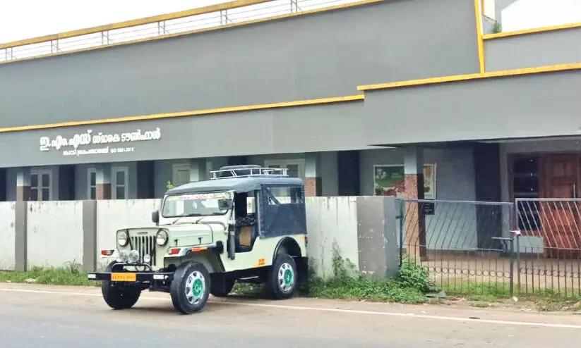 മൂന്നു വർഷം; മേപ്പാടി ടൗൺ ഹാൾ അടഞ്ഞ് തന്നെ